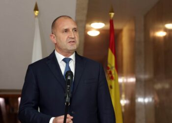 Румен Радев след полет с изтребител: Много политици не са рискували живота си, но с охота излагат на риск живота на другите