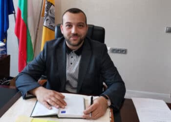 Кметът на Нови пазар Георги Георгиев черпи за РД!