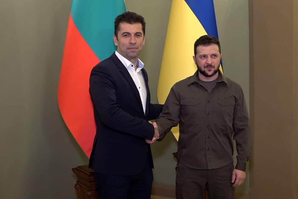 След срещата между Петков и Зеленски: Украйна може да снабдява България с ток, ремонтираме техни военни машини 1 4 6