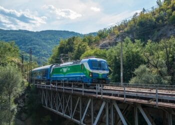BDZ Patnicheski prevozi Vlak Iskarsko defile