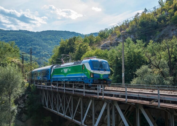 BDZ Patnicheski prevozi Vlak Iskarsko defile