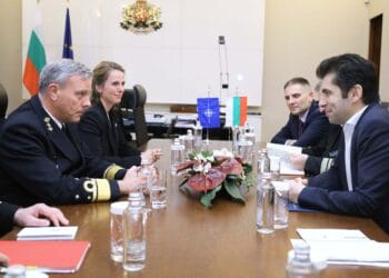 Кирил Петков се срещна с председателя на Военния комитет на НАТО адмирал Роб Бауер