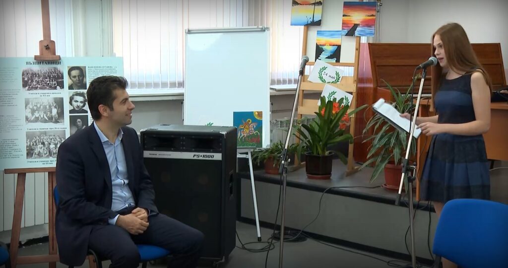 Кирил Петков се върна в училище: Беше ми много трудно по руски, бягал съм от час, но един или два пъти 1 1 24