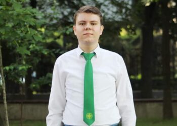 Единадесетокласник от Видин – номер 1 по английски в България