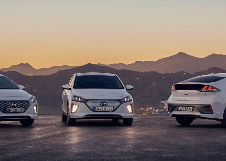 Краят на една ера и сбогом на един истински новатор 1 Hyundai IONIQ AE Model Range