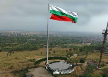 Ямбол на крачка от поставянето на 55-метров пилон с българското знаме 