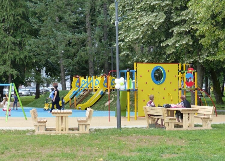 Габрово прави соларни пейки и чешма с 50 хил. лв. 1 Koleloto otdih