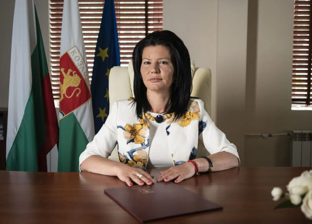 Маринела Николова: "Кмет на годината" е знак, че вървя в правилната посока 2 Obshtina Kozloduy Marinela NIkolova 1