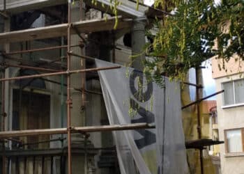 Ремонтират опасни сгради на културата в Бургас, общината праща сметката на собствениците
