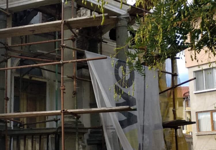 Ремонтират опасни сгради на културата в Бургас, общината праща сметката на собствениците 1 957e3ef706b28272130362162a8cb491