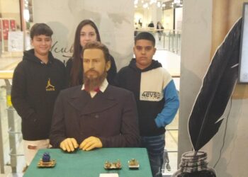 Старозагорски ученици писаха с дигитализирания почерк на Ботев (снимки)