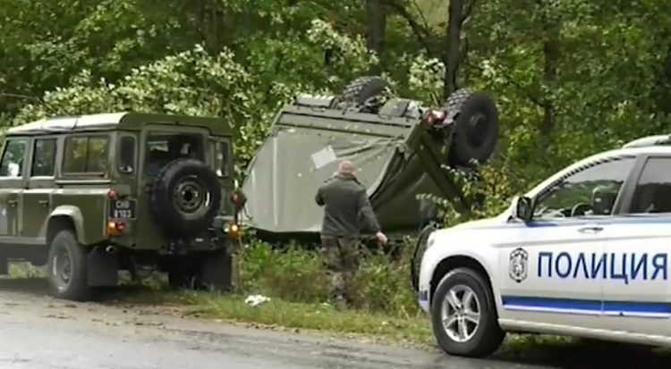Военен камион на НАТО се преобърна край Монтана 1 nato kamion 990x413 1