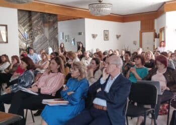 Обсъждат нови модели на обучение по български език зад граница