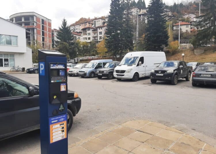 Нова такса за паркиране пред блоковете в Пловдив 1 Снимката е илюстративна