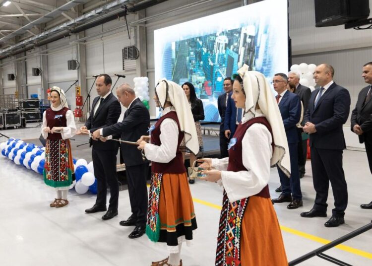 991 ratio dyrzhavniiat glava uchastva v otkrivaneto na visokotehnologichen zavod za avtomobilni