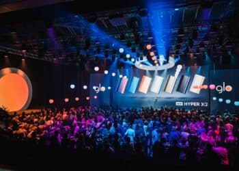 Невиждан аудио-визуален спектакъл беляза премиерата на glo™ hyper X2