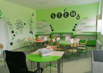 Директори искат сами да избират техниката в бъдещите STEM центрове