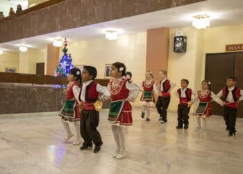 Коледари пяха и наричаха за здраве в Стара Загора