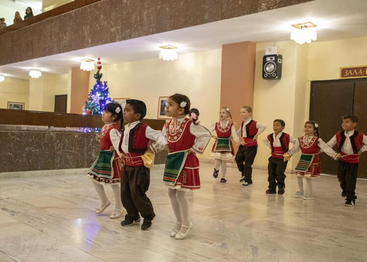 Коледари пяха и наричаха за здраве в Стара Загора 1 IMG 2455