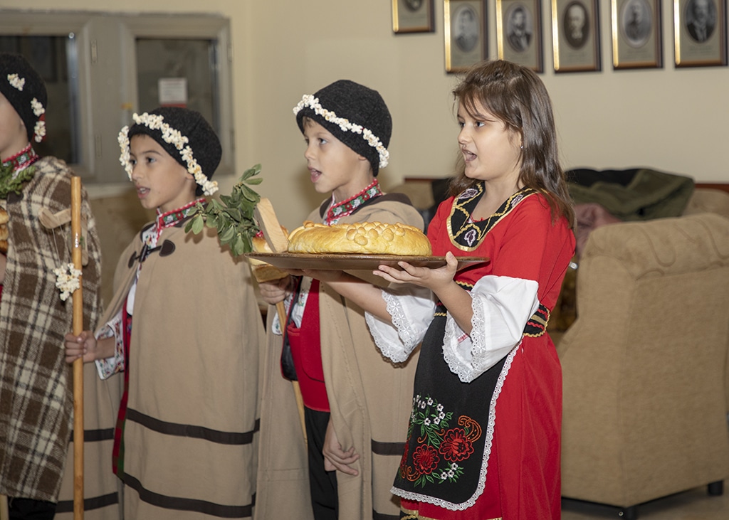 Коледари пяха и наричаха за здраве в Стара Загора 3 IMG 2548