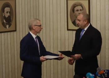 Денков получи мандата и призна: Много трудна задача