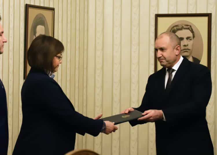 Нинова върна мандата, президентът пита юристи за следващия си ход 1 Снимка: Красимир Свраков