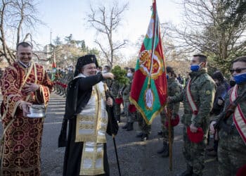 Старозагорци честват Богоявление с молитва и ритуал за здраве