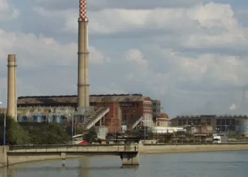 Депутатите спасяват въглищните централи, правителството преговаря с ЕК да работят до 2038 г.