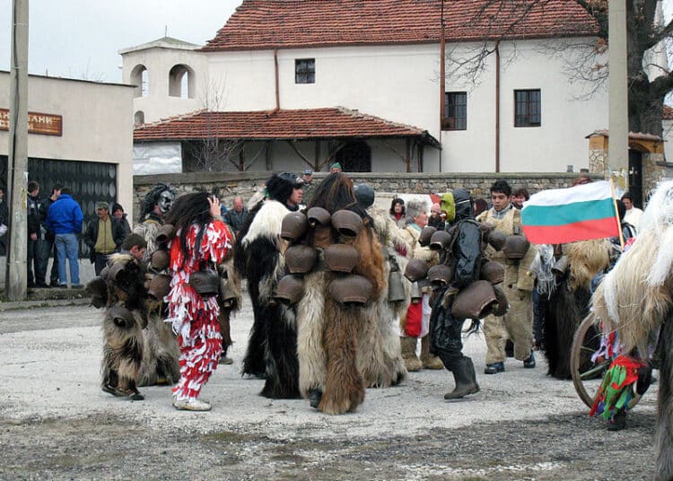 Днес се палят огньове, по-младите искат прошка от по-възрастните. 
Снимка: Уикипедия