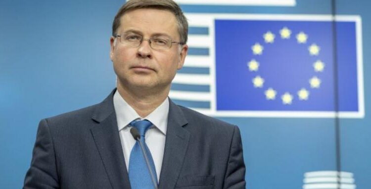 Домбровскис: От януари 2025 г. е възможно България да приеме еврото 1 Валдис