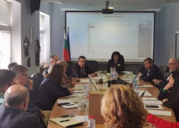 МОН с нови програми за училищата