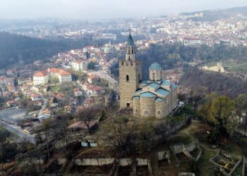 Велико Търново посреща Великден на Царевец