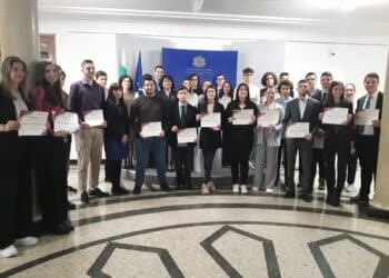 Наши таланти ще представят България в конкурс за млади учени в Брюксел