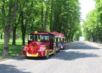 Атракционно влакче с нов маршрут тръгва из Русе