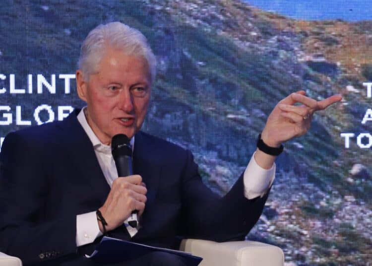 Бил Клинтън: България премина през трудни времена, бъдещето е на младите 1 Снимка: Красимир Свраков
