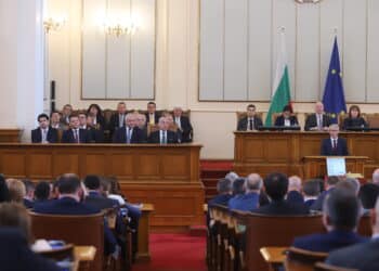 След 309 дни служебни правителства България има редовно избран премиер
