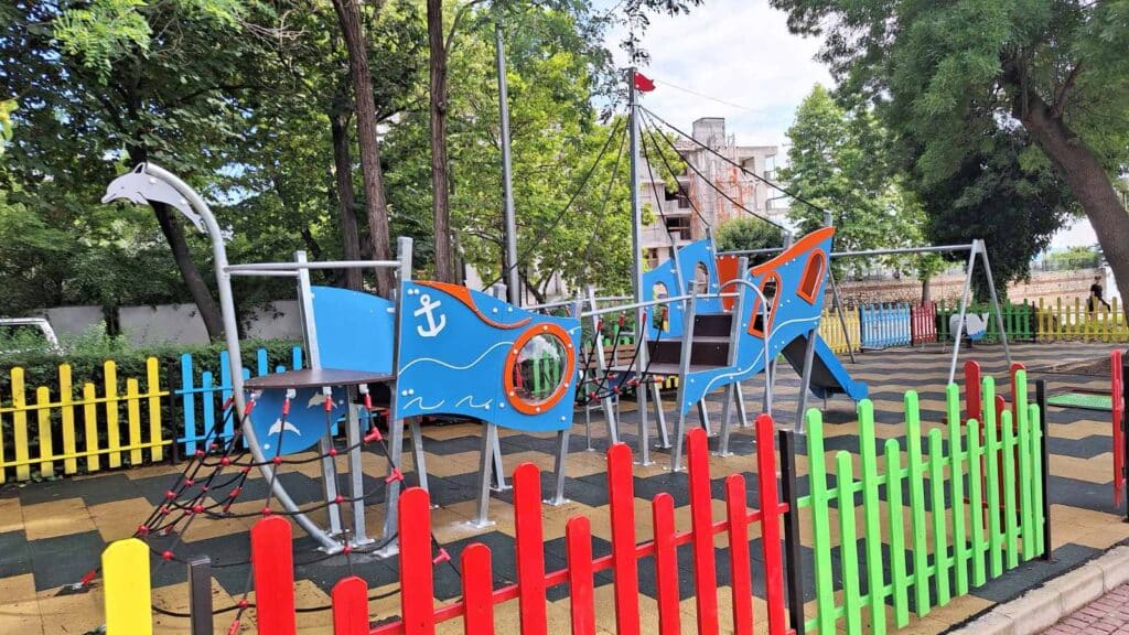 Несебър реновира детските площадки в общинския център 4 5 32
