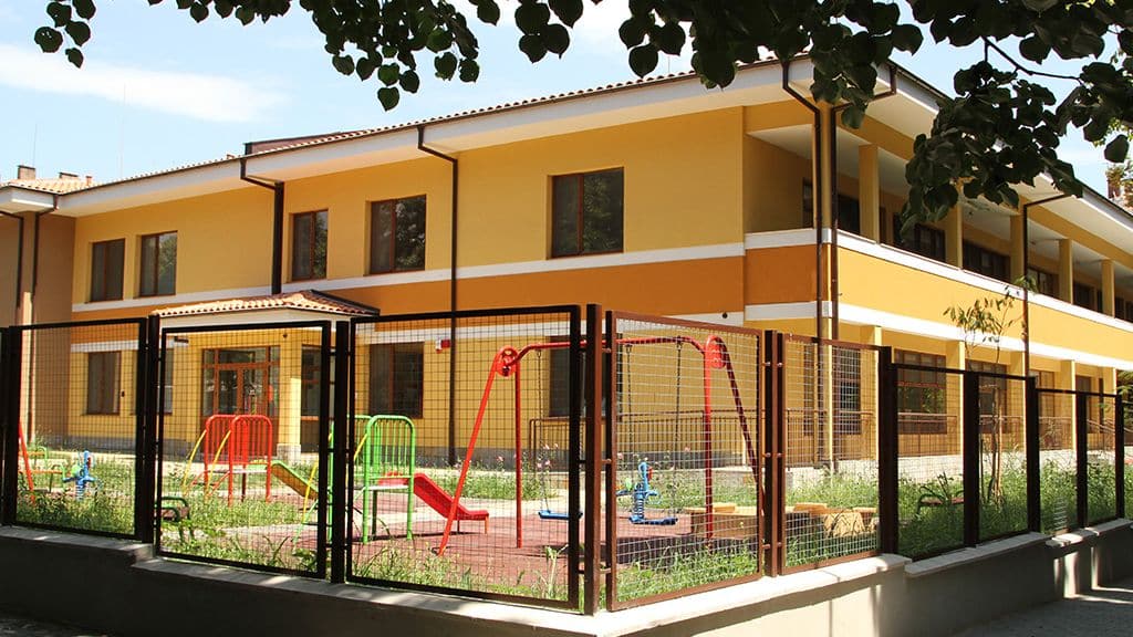detska gardina avgust 03