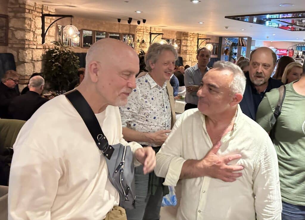 Джон Малкович си тръгна от Варна с реплика на най-старото злато в света 1 press nagrada Malkovich 0723