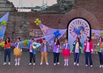 Магия от музика, танц и светлина на празника на Несебър