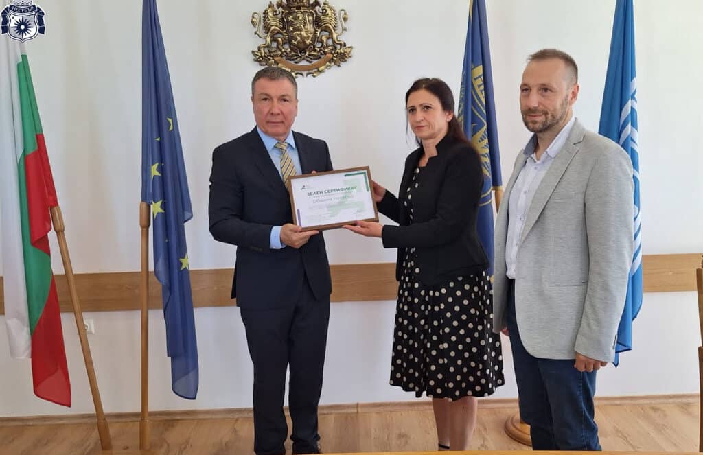 Кметът на Несебър получи Зелен сертификат 1 зелен сертификат 1