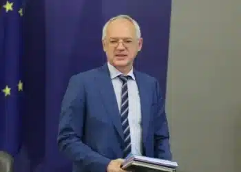 Бизнесът иска разширяване на списъка с фирми по плановете за справедлив преход