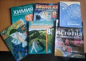 От догодина учебниците за всички деца ще бъдат безплатни