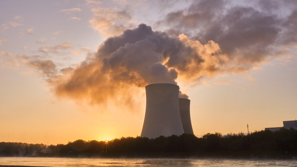 nuclear power plant 4535760 1280