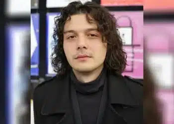 24-годишен учител от Пловдив създаде логото за влизане в еврозоната