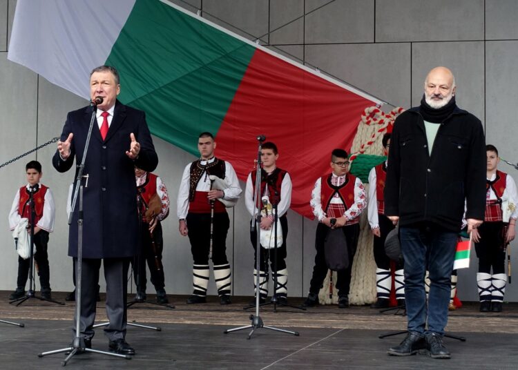 1 м