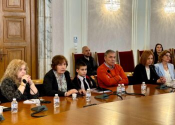 Учители, директори и ученици се обявиха за радикална промяна на учебните програми