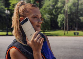 MOTOROLA RAZR 40 и MOTOROLA RAZR 40 ULTRA с до 150 лева отстъпка от Vivacom