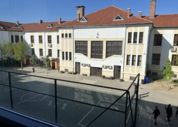 Училище у нас има специална стая за родители