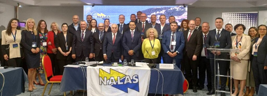 nalas2 002